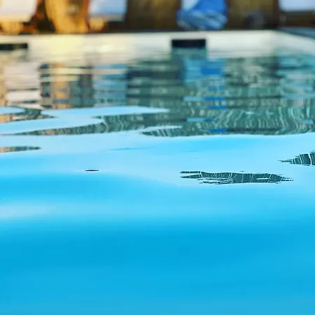 Résidence De La *